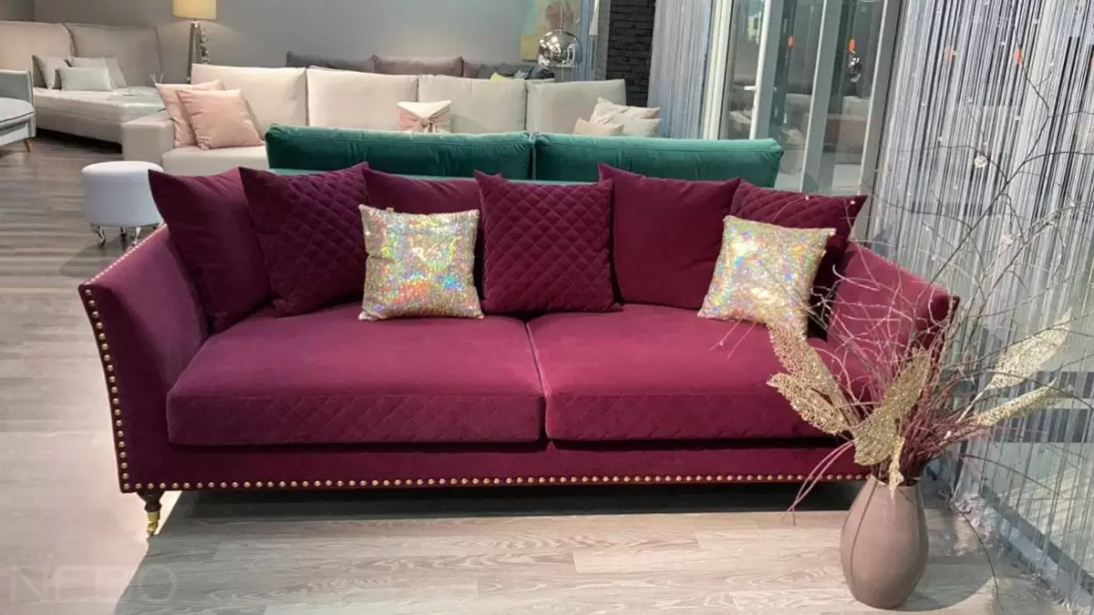 Яркий диван из флока в классическом стиле с декоративными гвоздями ирасшивкой - купить в Минске