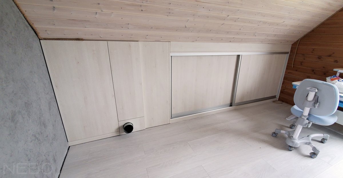 Японский встроенный шкаф комод