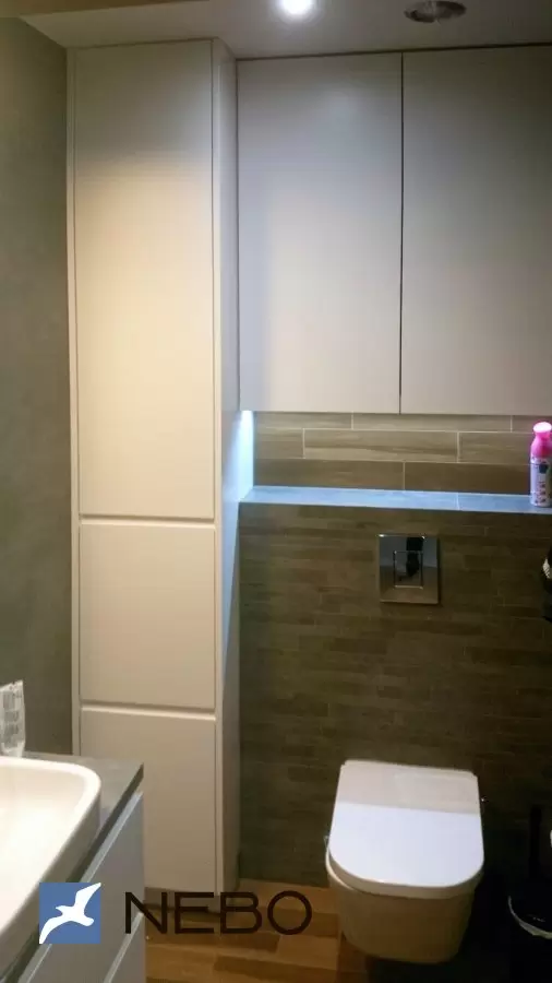 Шкаф в туалете: как сделать максимально удобно