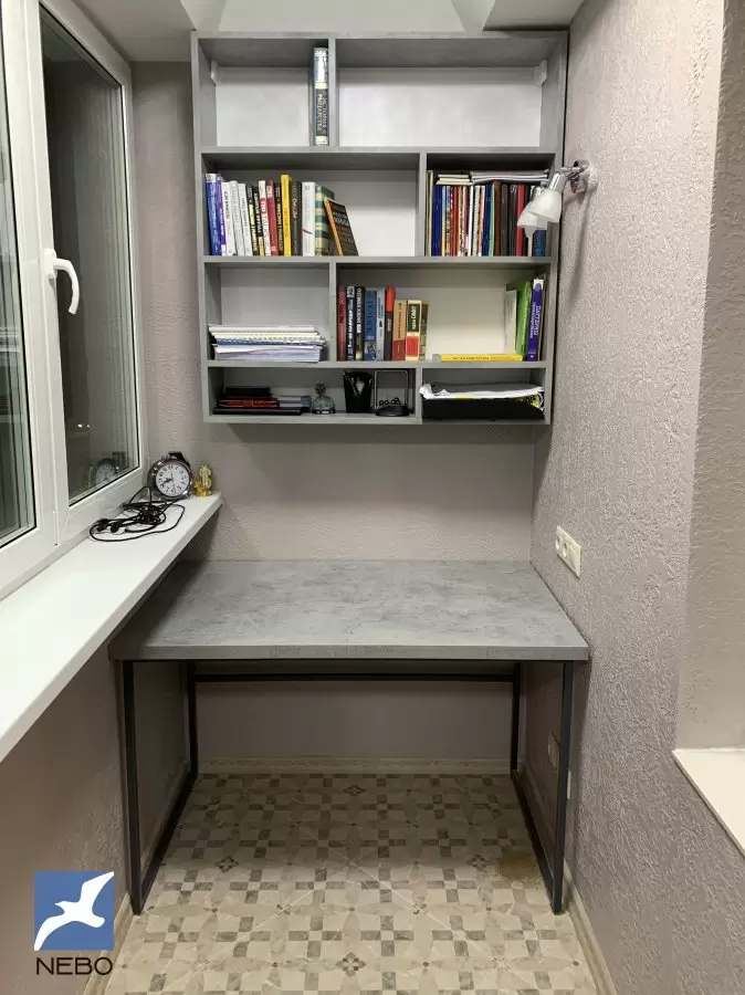 Компьютерный стол с книжным шкафом