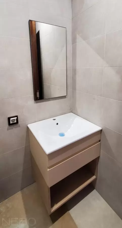 Полка для ванной комнаты под раковину