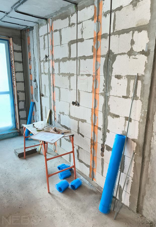 Подготовка стен с армированием стыков и установкой штукатурных маяков