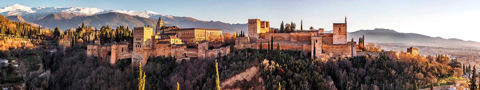 №7190 - Замок в Гранаде в лучах солнца, Испания