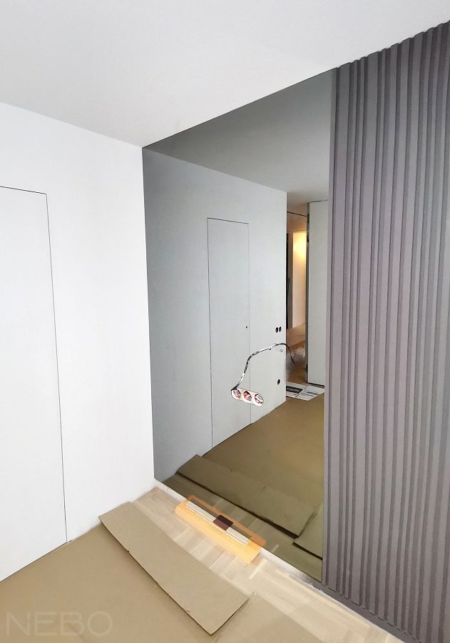 Большое зеркало графит на стену от пола до потолка в спальню