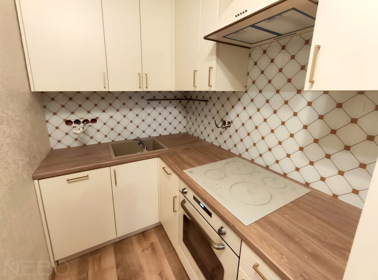 Стеклянный фартук для кухни с изображением орнамента в виде ромбов