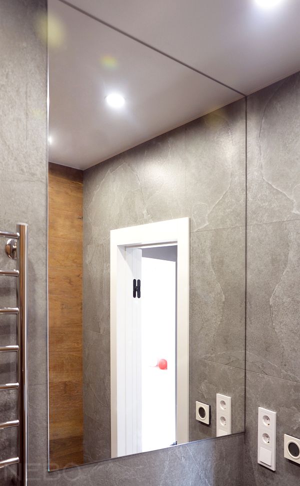 Зеркало под потолок над раковиной в санузел 