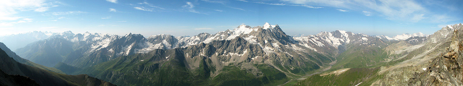 Панорама кавказских гор