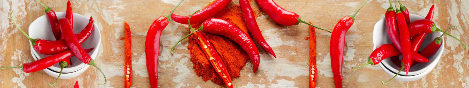 №2299 - Красные перцы на кухонном столе