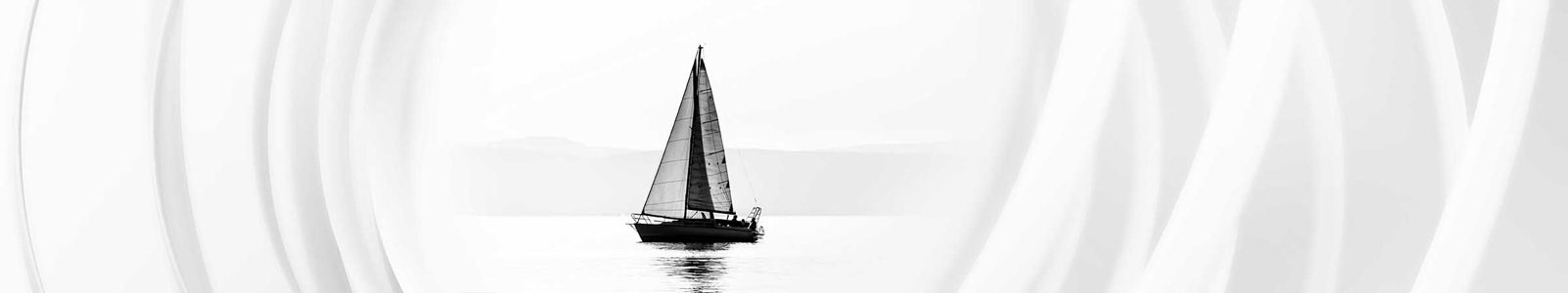 №3139 - Парусная лодка в море, светлая композиция