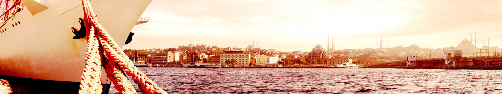 №6188 - Панорамный вид Стамбула с кораблем у причала