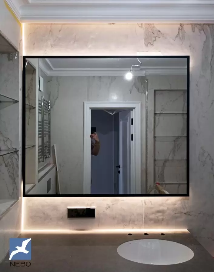Зеркало для ванной Альтернатива в рамке с полкой бежевое