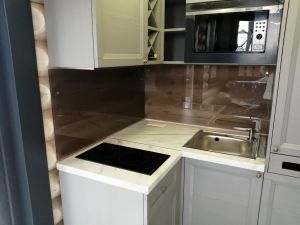 Скинали из стекла